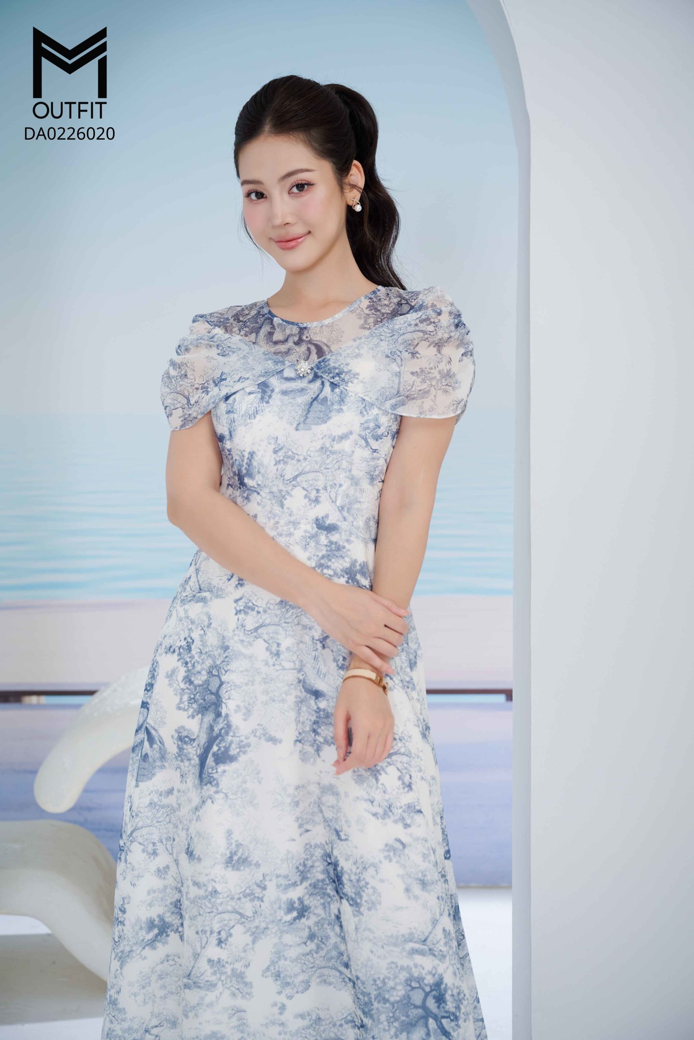 Đầm tơ xòe tà bong vai nhún 2 bên