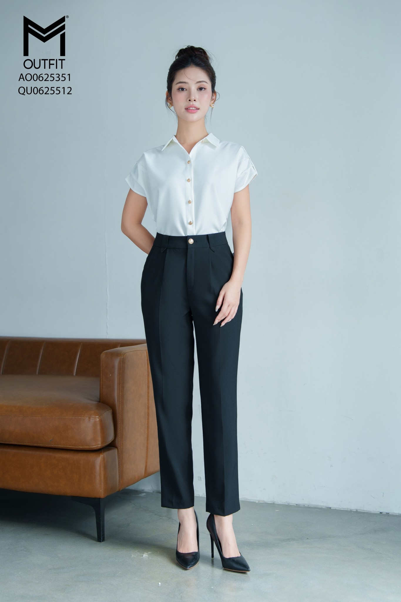 Quần dáng baggy mix với áo mã AO0625351