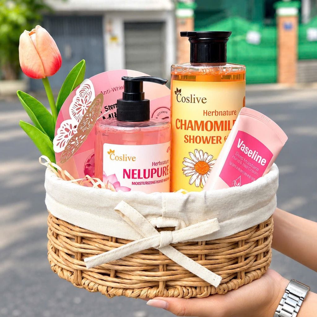 Gift Box Quà Tặng Nàng 20/10 – Nâng Niu Từng Chạm
