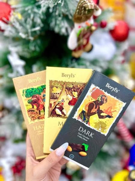 Socola Beryl’s Đen và Hạt Collar - Thanh 85g