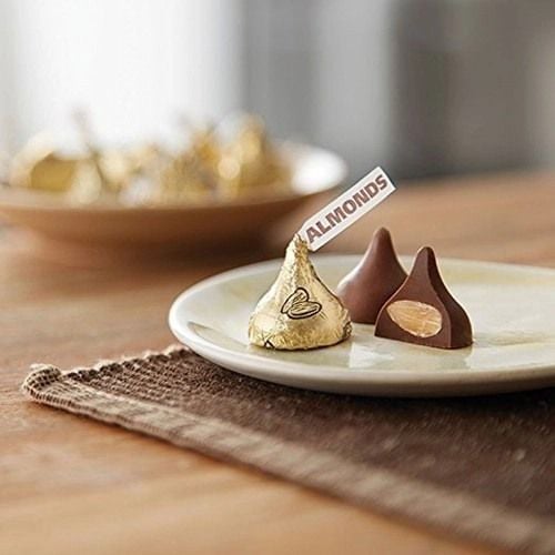 Socola Hershey’s Kisses Sữa & Hạnh Nhân Mỹ - 283g