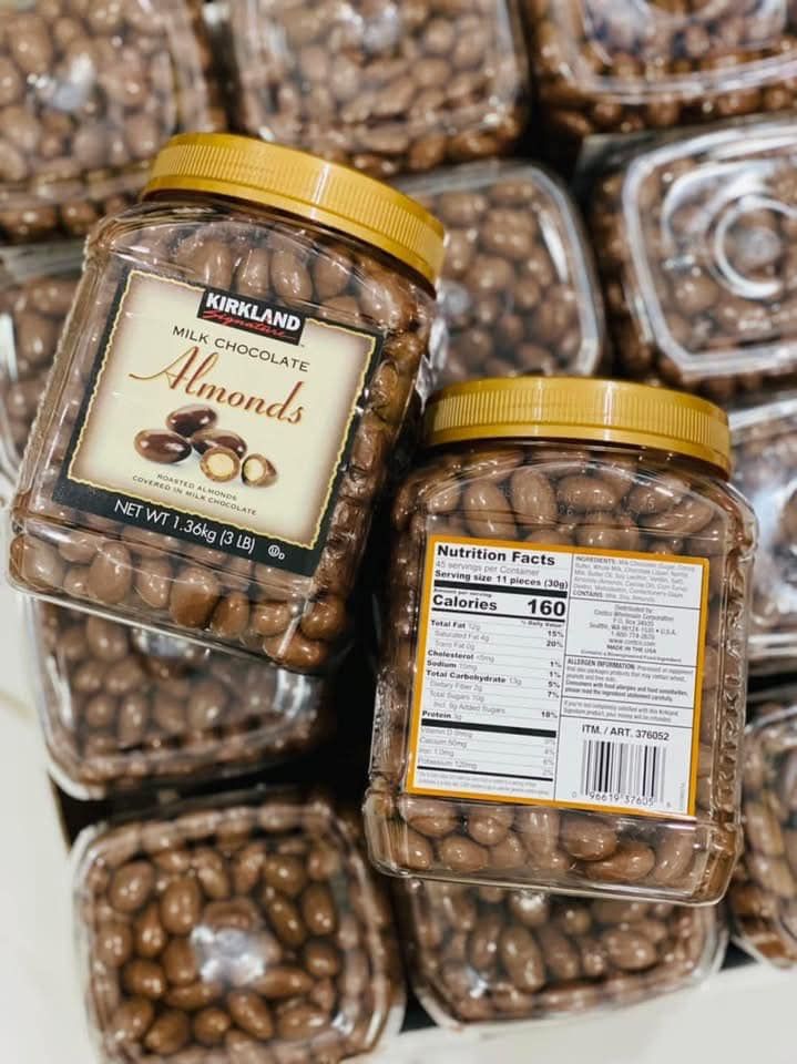 Socola Bọc Hạnh Nhân Kirkland Milk Chocolate Almonds - Hộp 1.36Kg