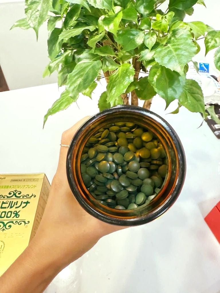 Tảo Biển Xoắn Spirulina Nhật Bản – Hộp 2200 Viên