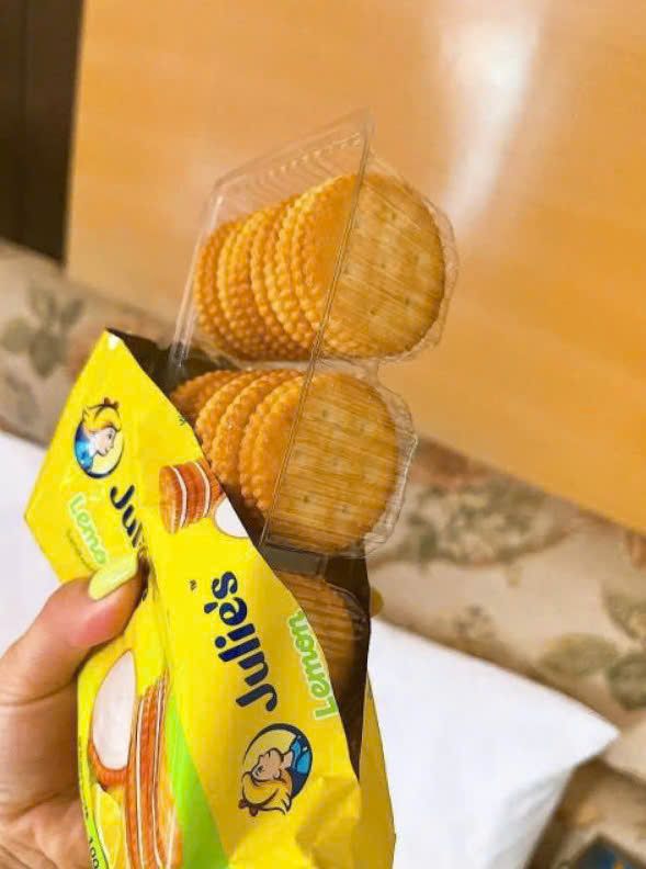 Bánh Quy Julie's Thập Cẩm - Hộp 138g