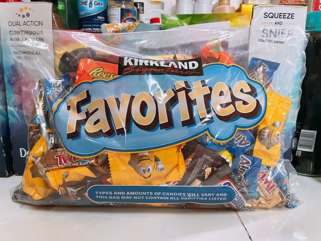 Socola Đại Kirkland  Favorites Mỹ - 2.55kg