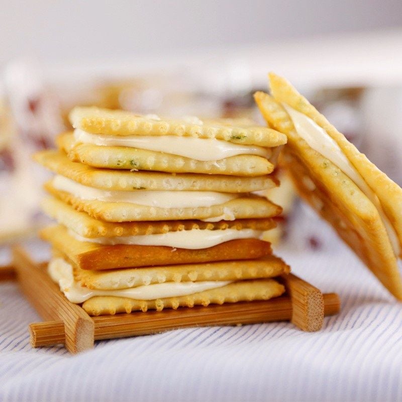 Bánh Quy Hành Kenju Nougat Kẹp Kem Dẻo – 248g