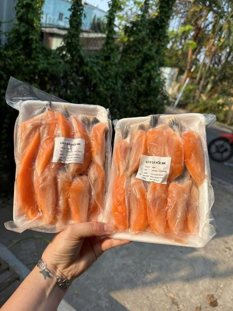 Vây Cá Hồi Cao Cấp – 500G