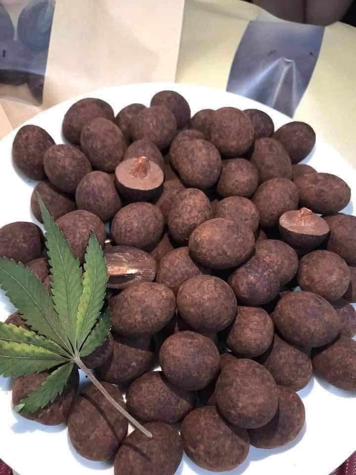 Socola Hộp Thiếc Tiramisu Bông Hoa King Henry