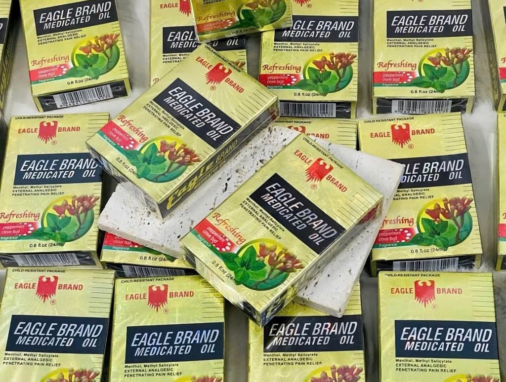 Dầu Gió Eagle Brand Mỹ – Chai 24ml (Vàng – Xanh – Trắng)