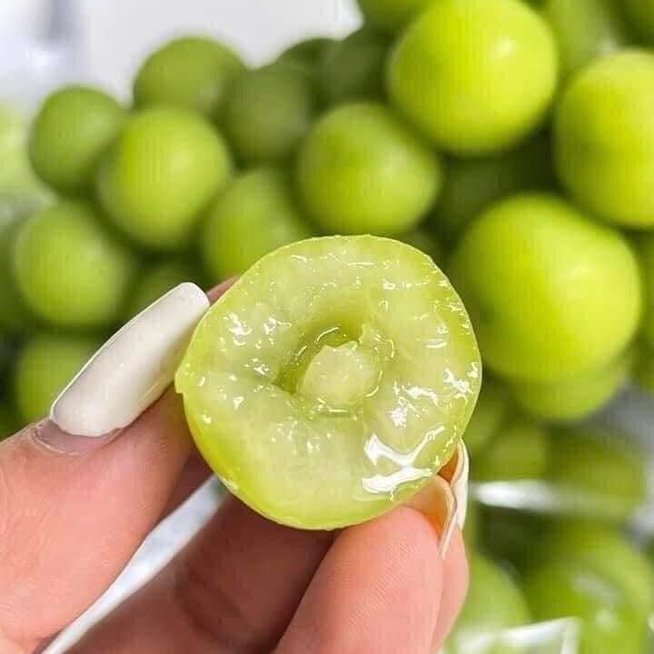 Nho Mẫu Đơn Cao Cấp - Thùng 2 Chùm