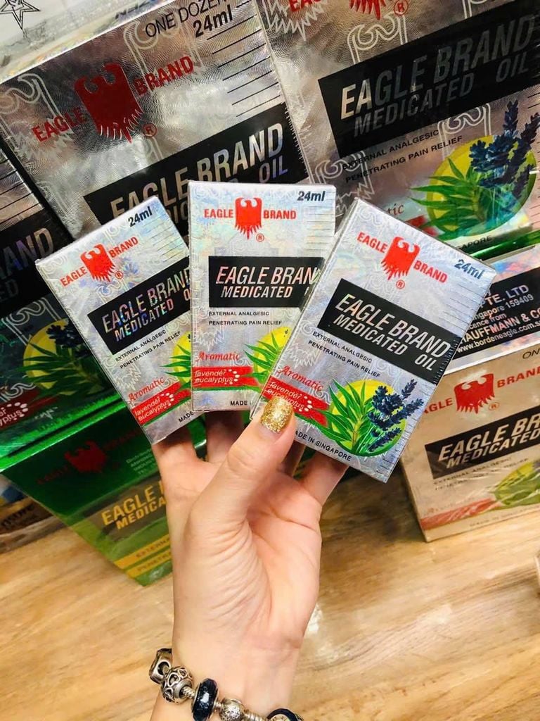 Dầu Gió Eagle Brand Mỹ – Chai 24ml (Vàng – Xanh – Trắng)