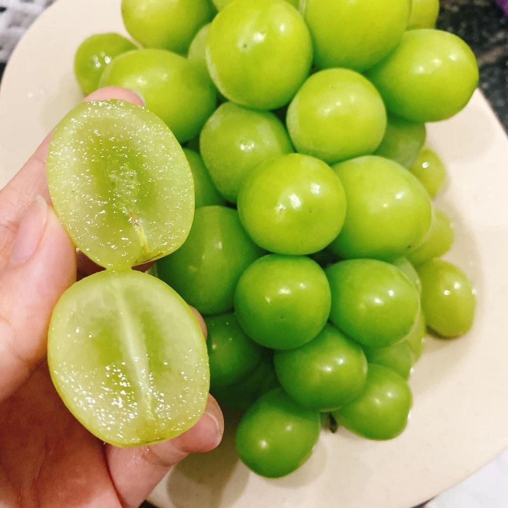 Nho Mẫu Đơn Cao Cấp - Thùng 2 Chùm