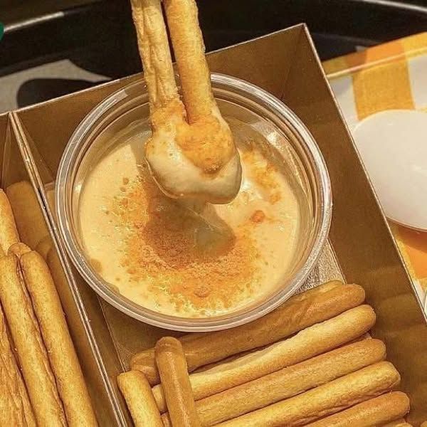 Bánh Quy Giòn Wismo Richy - 22g (Lốc 10 Hộp)