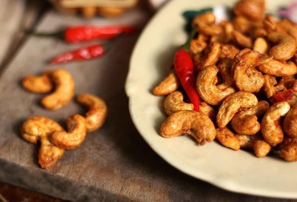 Hạt Điều Rang Tỏi Ớt - Hộp 300G