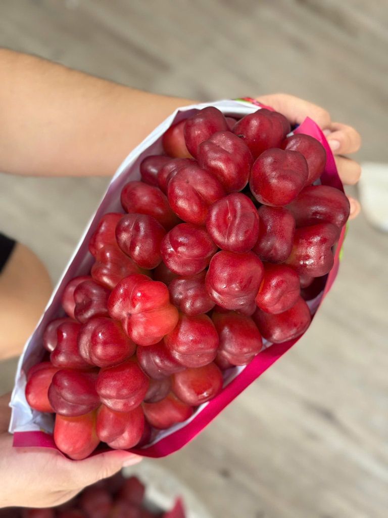 Nho Đỏ Ruby Trái Tim - kg