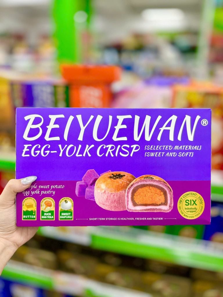 Bánh Lava Bei Yue Wan Vị Trứng Muối Và Khoai Lang Tím - 330g