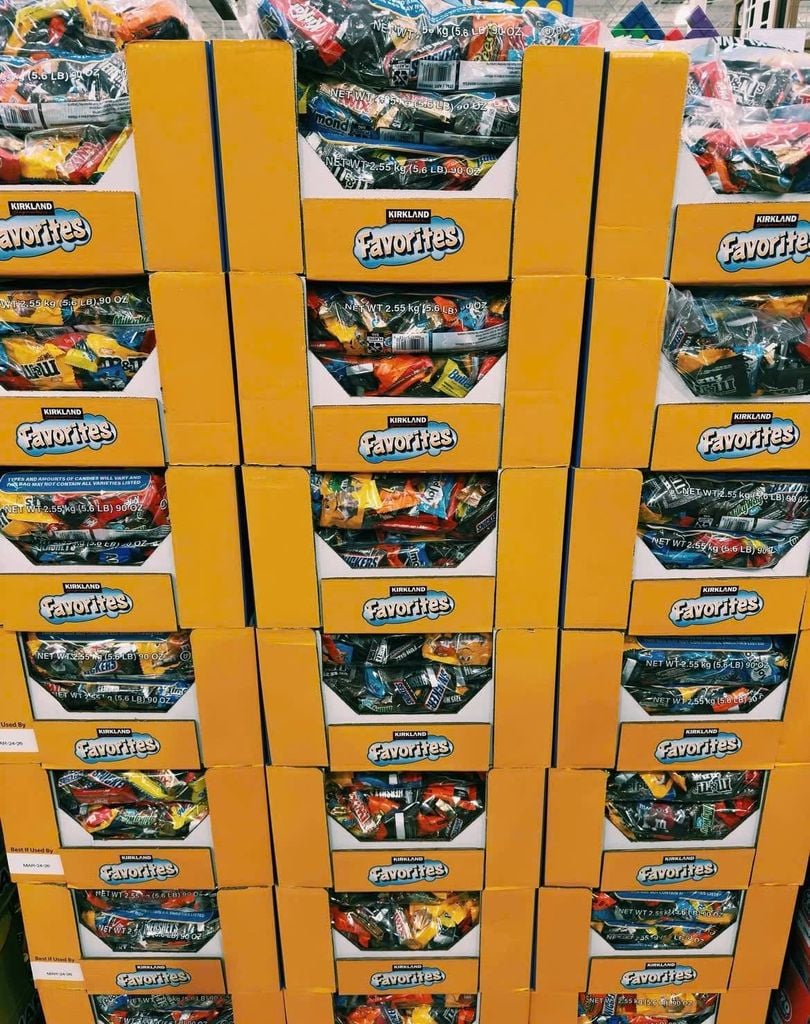 Socola Đại Kirkland  Favorites Mỹ - 2.55kg