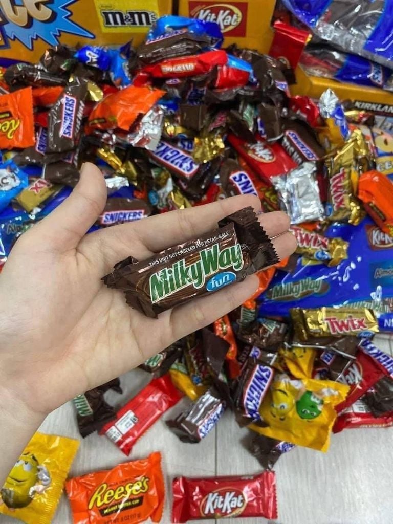 Socola Đại Kirkland  Favorites Mỹ - 2.55kg