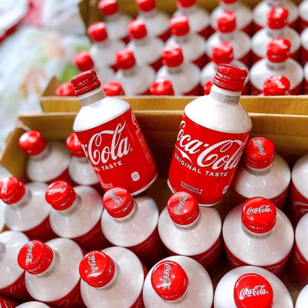 Nước Ngọt Cocacola Nắp Vặn Nhật Bản - 300ML