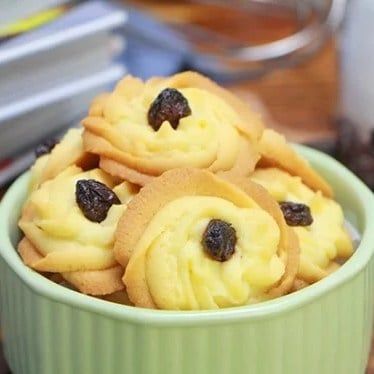 Bánh Quy Hộp Thiếc Merry Mã Đáo Thành Công – 334g