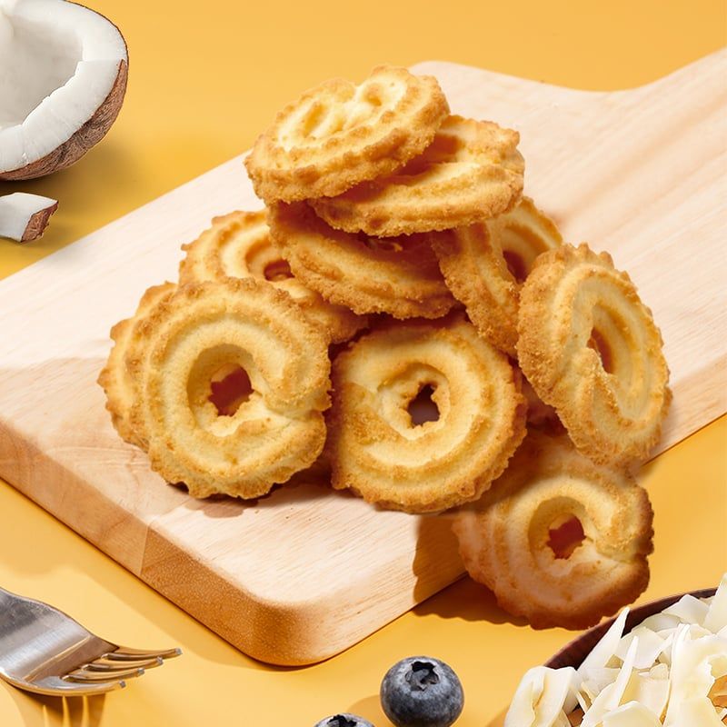 Bánh Quy Bơ Giòn Hạt Phỉ Hộp Thiếc Borggreve Gold-Ringe Cao Cấp Đức – 800g