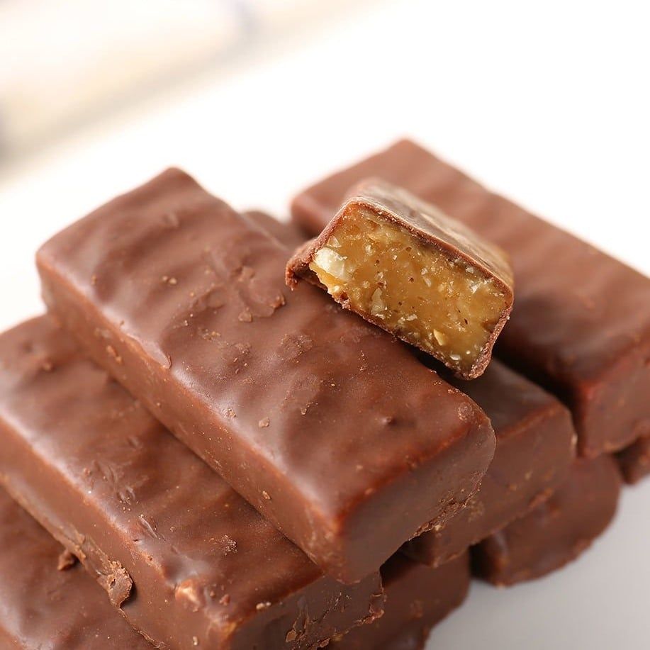 Kẹo Socola Hộp Thiếc Đậu Phộng Hạnh Nhân Krokaht Nga – 180g