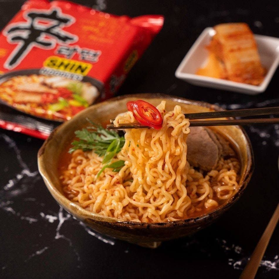 Mua Mì Cay Nongshim Ramyun - Lốc 5 gói