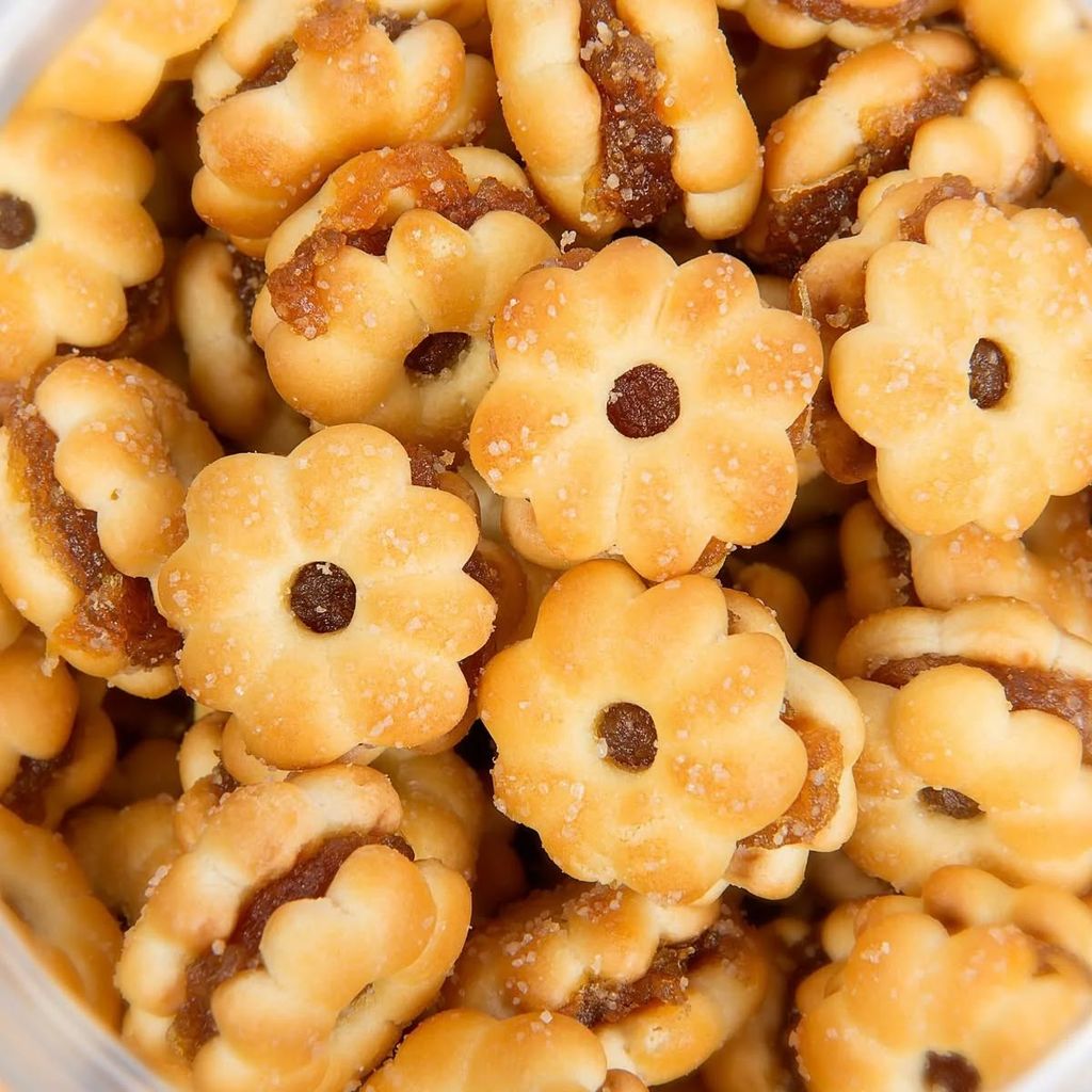 Bánh Quy Hoa Mai Mứt Dứa Jai Dee - Hộp 250g