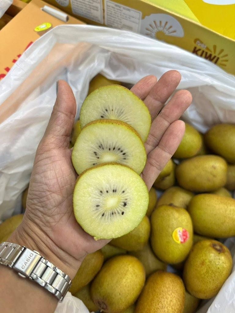 Kiwi Vàng Đài Loan Gold DOF - Set 4 Trái