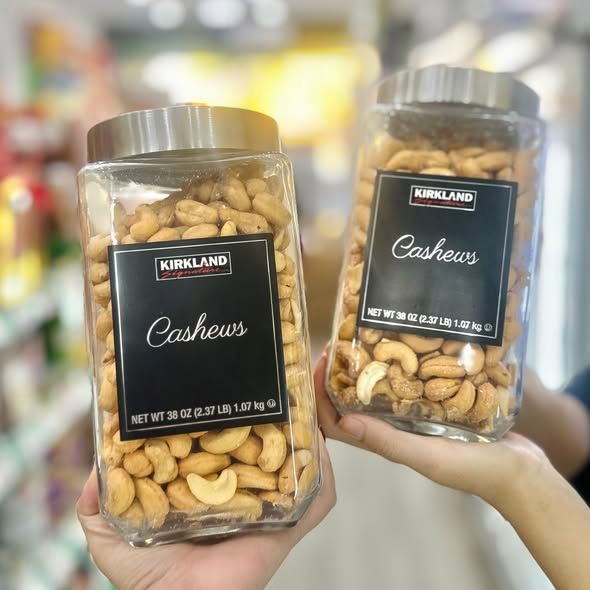 Hạt Điều Rang Muối Biển Kirkland Mỹ - 1.07kg