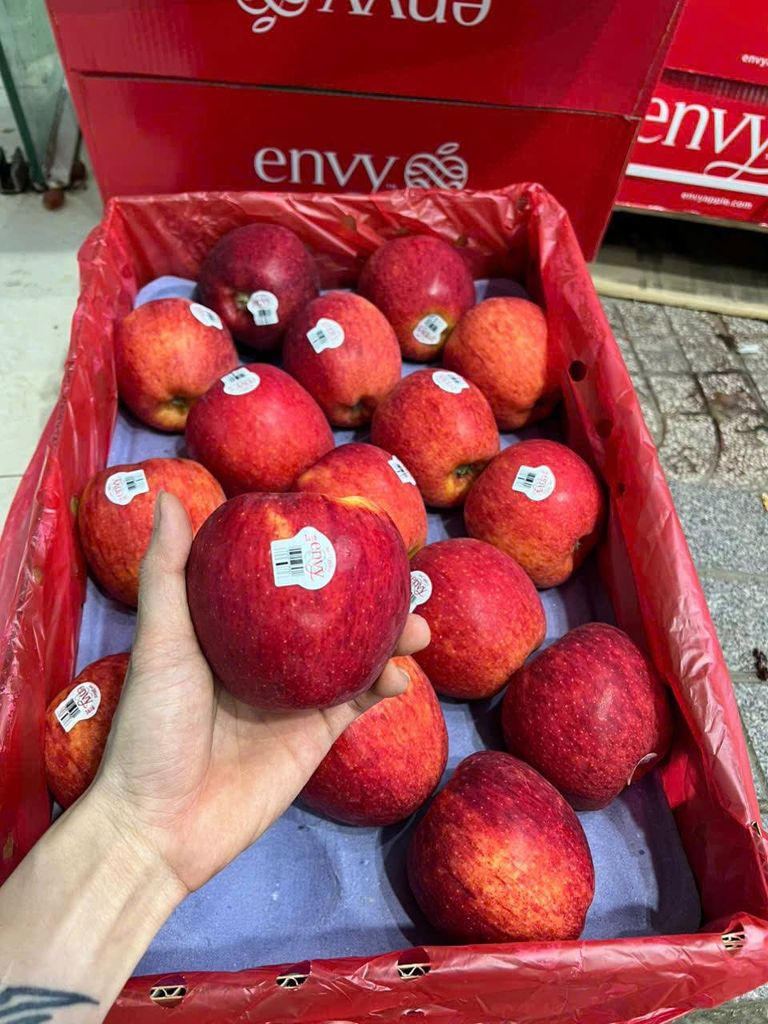 Táo Envy New Zealand S35 - S30 - 1 Kg
