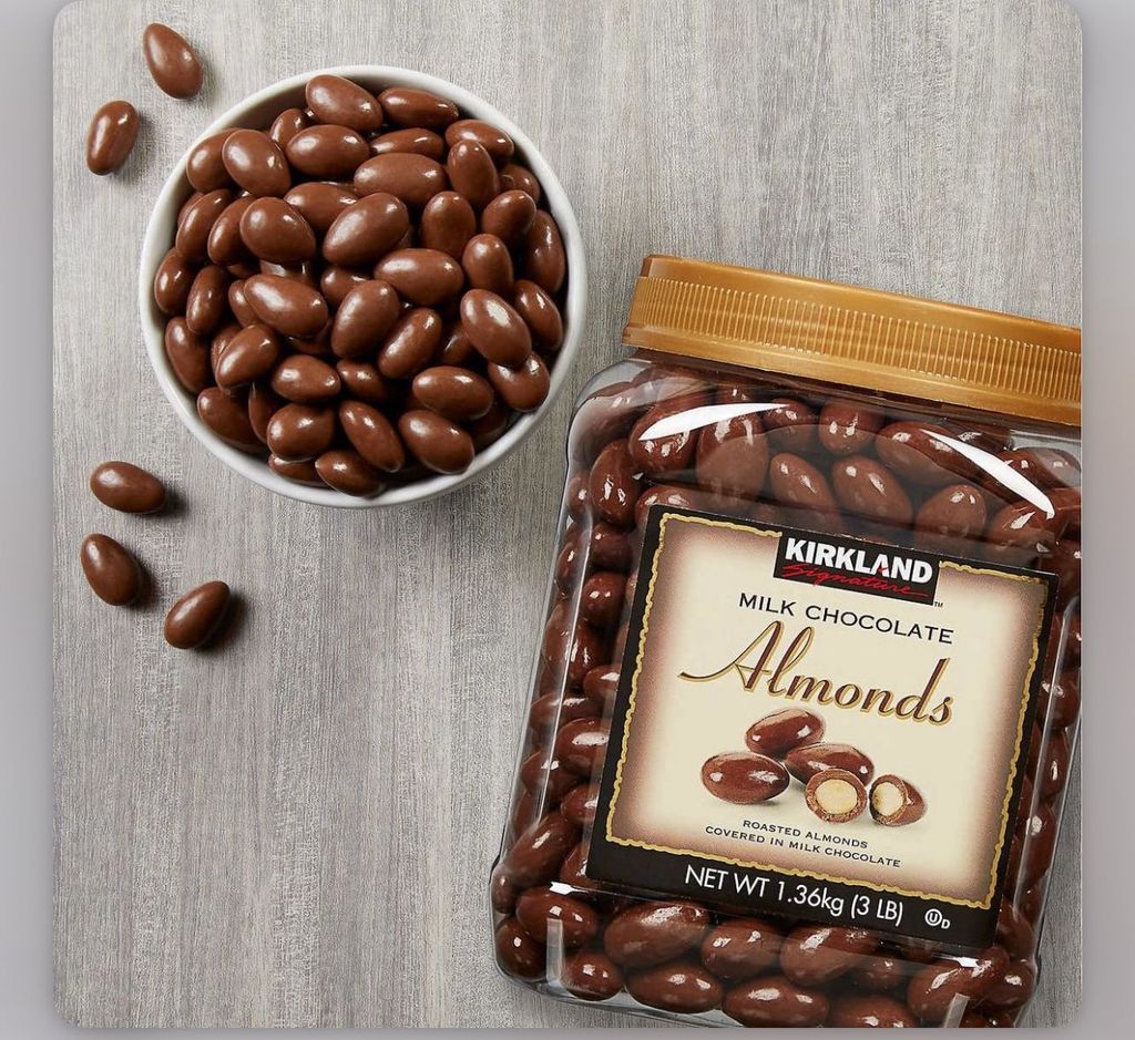 Socola Bọc Hạnh Nhân Kirkland Milk Chocolate Almonds - Hộp 1.36Kg