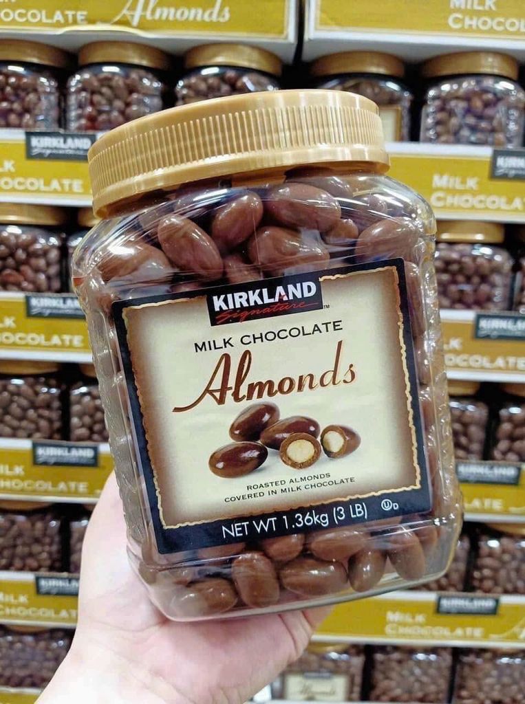 Socola Bọc Hạnh Nhân Kirkland Milk Chocolate Almonds - Hộp 1.36Kg