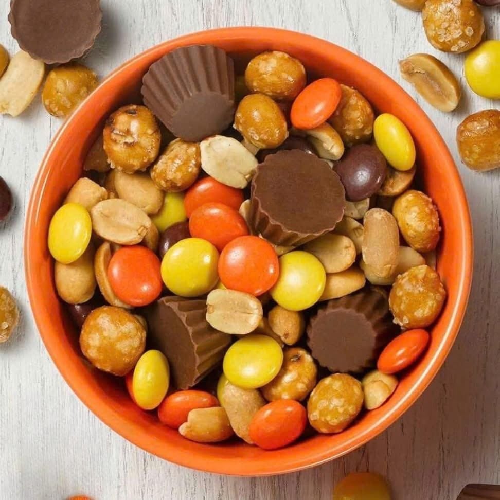 Kẹo Bơ Đậu Phộng Giòn Reese's Mỹ – Hộp 1.75Kg