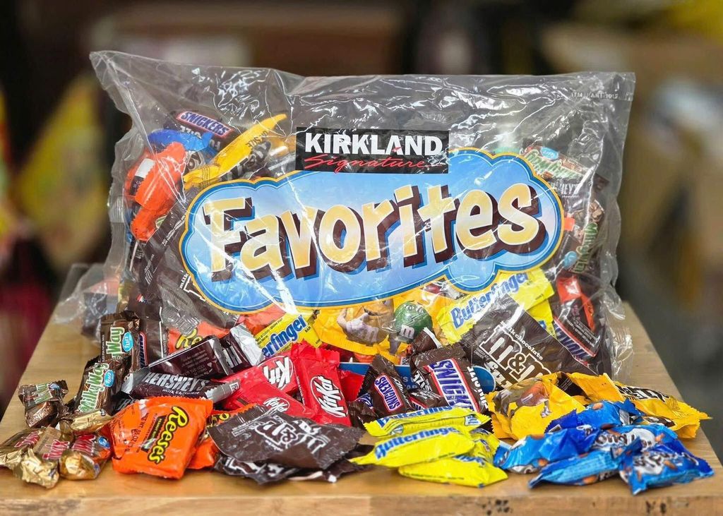 Socola Đại Kirkland  Favorites Mỹ - 2.55kg
