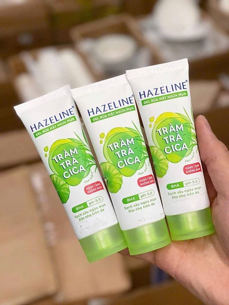 Sữa Rửa Mặt Hazeline Tràm Trà Cica - 40g