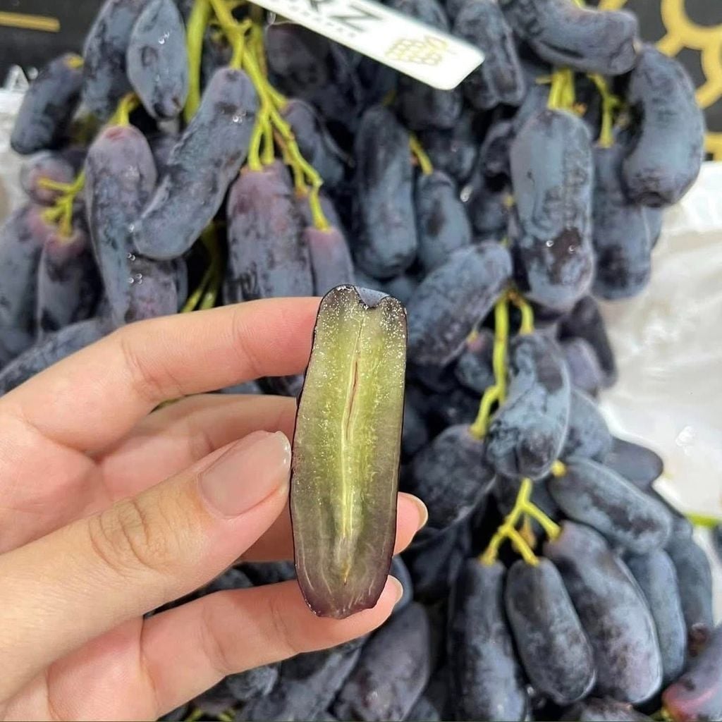 Nho Đen Ngón Tay Úc Okuku - 900g