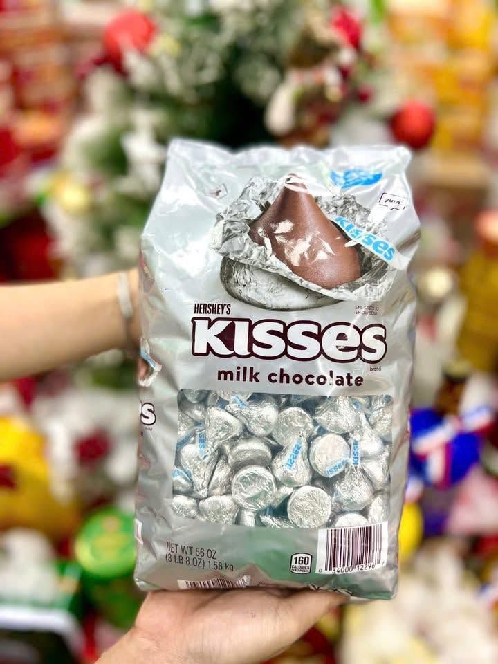 Socola Ú Hershey's Kisses Mỹ 330 Viên - Túi 1,58kg