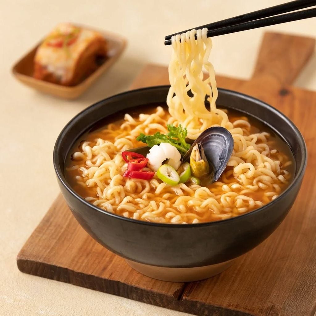 Mì Omachi Hải Sản Chua Cay - Lốc 5 Gói x 80g