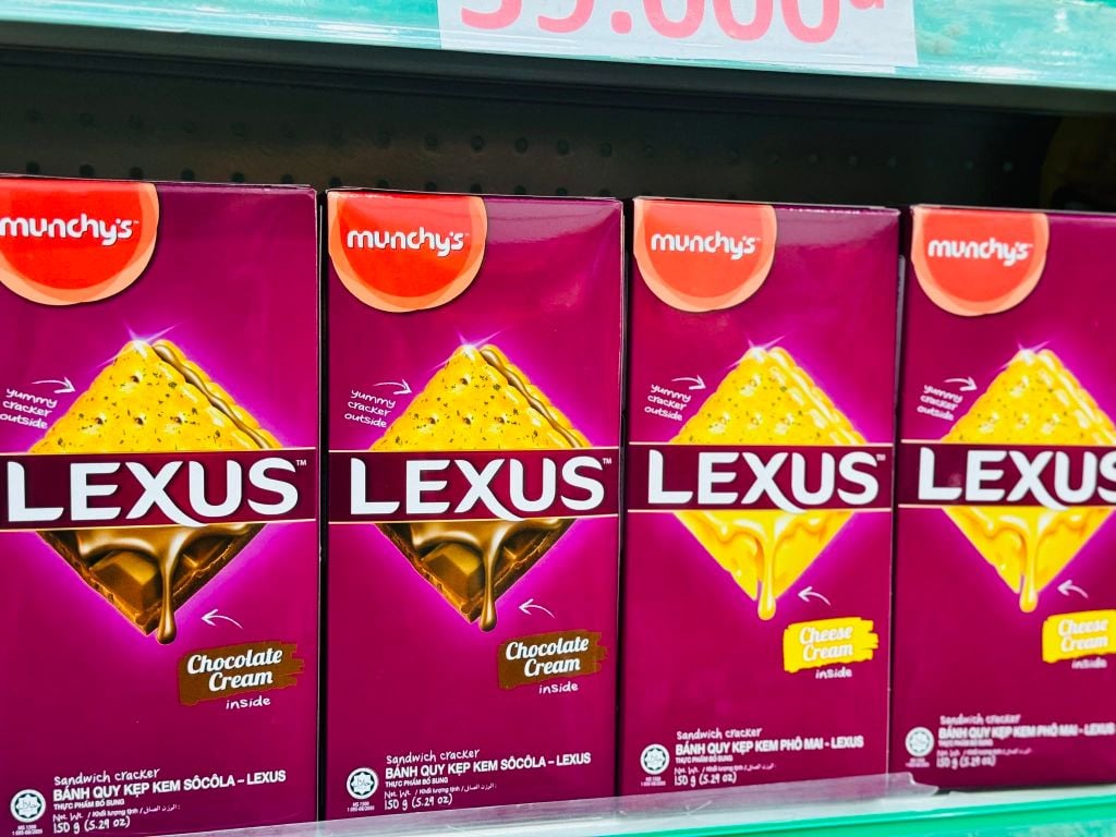 Bánh Quy Kẹp Kem Lexus Vị Phô Mai - Hộp 150g