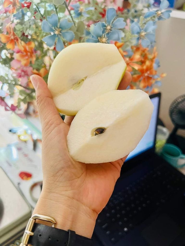 Lê Nam Phi Giòn Ngọt - 1kg