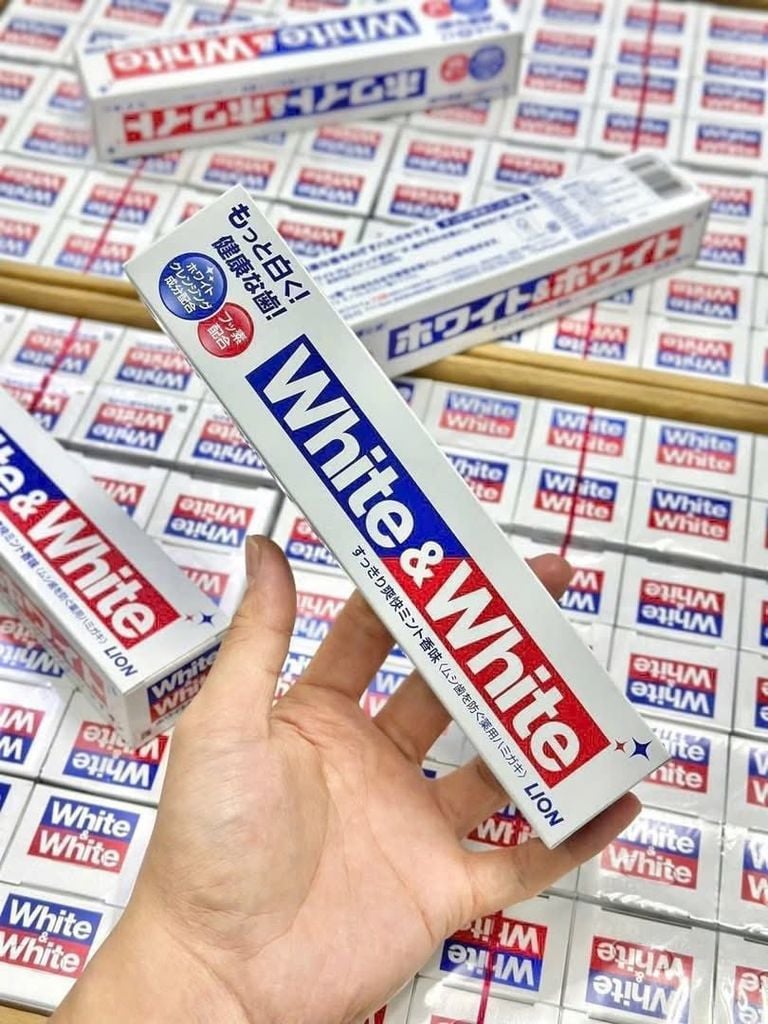 Kem Đánh Răng White & White Lion Nhật Bản - 150G