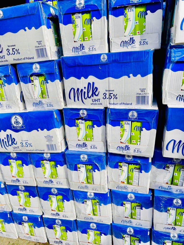 Sữa Tươi Ba Lan Tiệt Trùng Lowicz 3.5% Béo - 1 Lít
