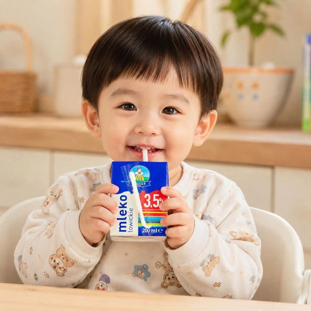 Sữa Tiệt Trùng Ba Lan Mleko Łowickie 3.5% - 200ml