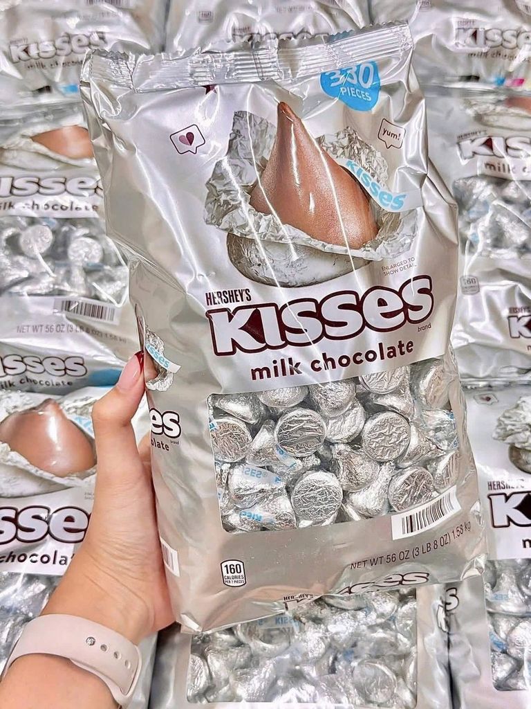 Socola Ú Hershey's Kisses Mỹ 330 Viên - Túi 1,58kg