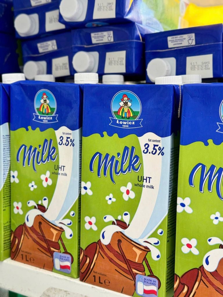 Sữa Tươi Ba Lan Tiệt Trùng Lowicz 3.5% Béo - 1 Lít