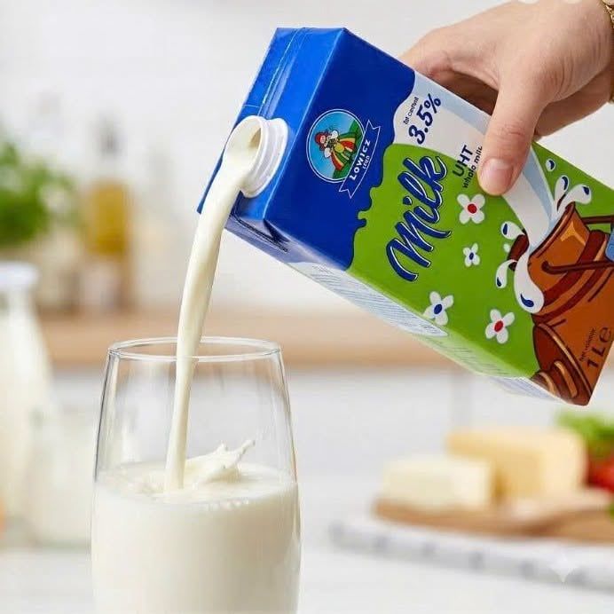 Sữa Tươi Ba Lan Tiệt Trùng Lowicz 3.5% Béo - 1 Lít