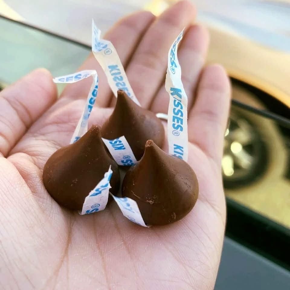 Socola Hershey's Kisses Bạc - 269g
