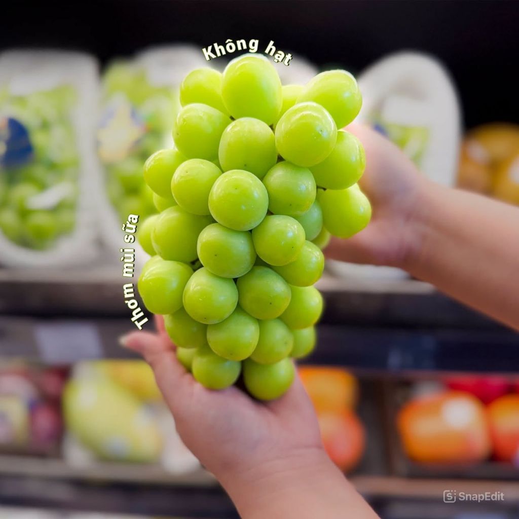 Nho Mẫu Đơn Shine Muscat - Hộp Khoảng 650g