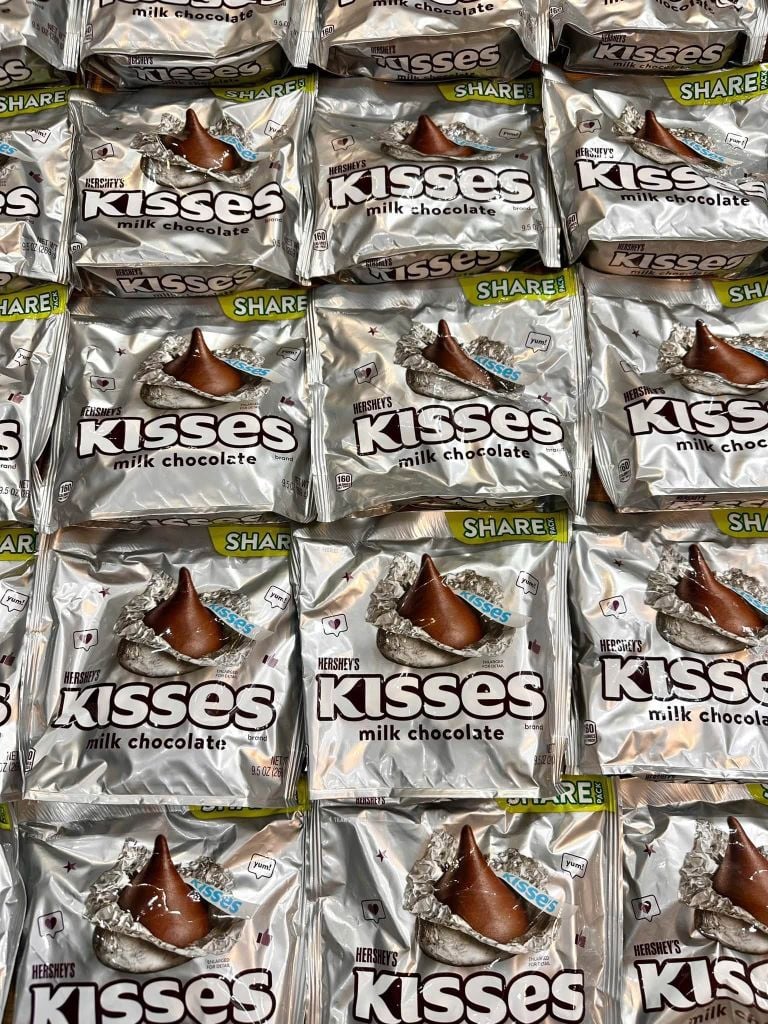 Socola Hershey's Kisses Bạc - 269g